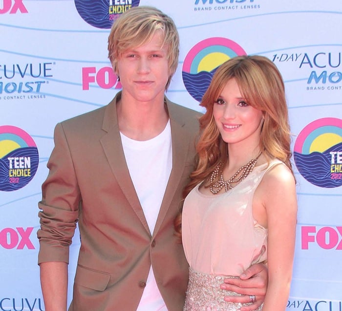 Bella Thorne posing with her boyfriend Tristan Klier at the 2012 Teen Choice Awards