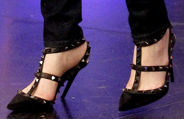 Emma Stone's feet in studded black Valentino pumps