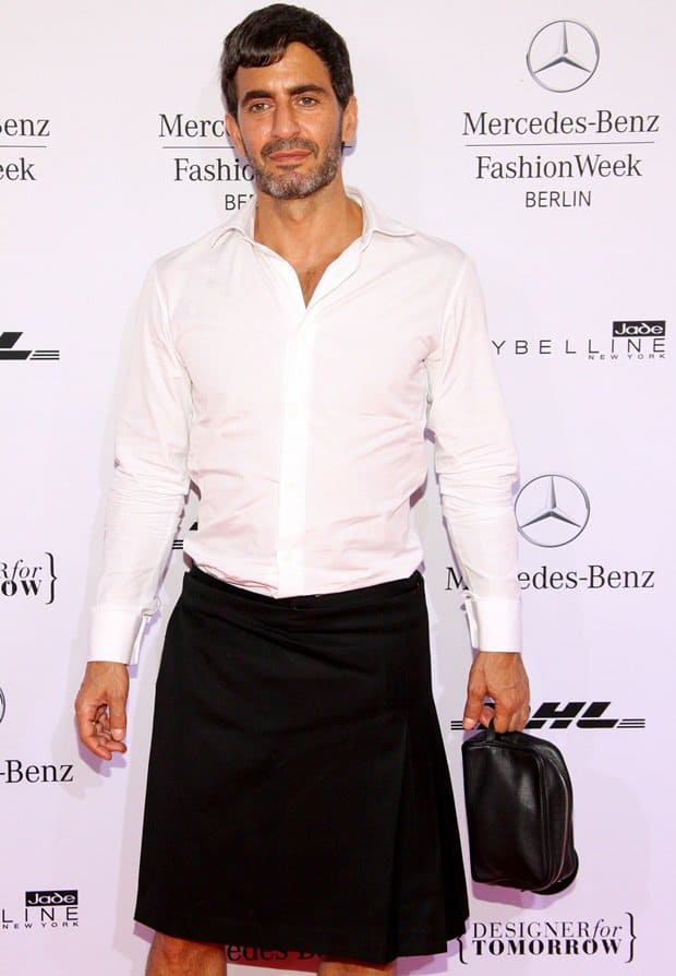 Marc Jacobs paired a black A-line knee-length skirt with a white shirt
