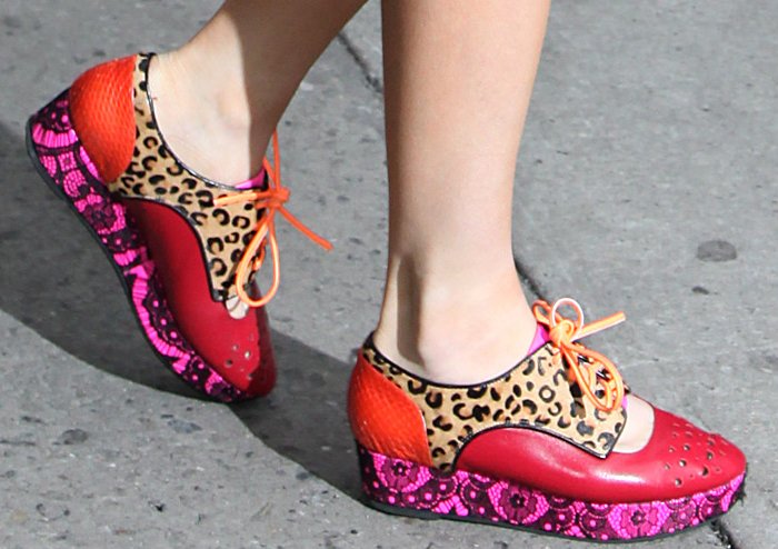 Carly Rae Jepsen adds height with flatforms from Shoes of Prey