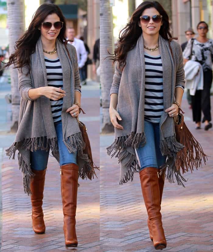 Jenna Dewan-Tatum styled a fringe handbag with a fringed oversized cardi