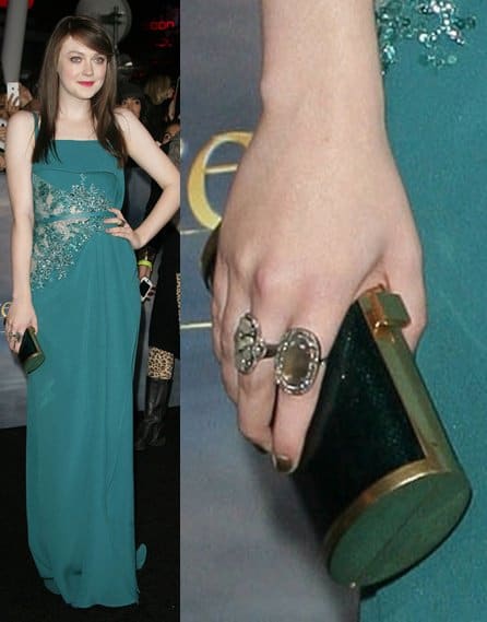 Actress Dakota Fanning arrives at the premiere of Summit Entertainment's "The Twilight Saga: Breaking Dawn - Part 2"