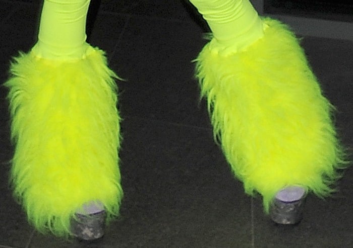 A closer look at Nicki's furry boot sleeves