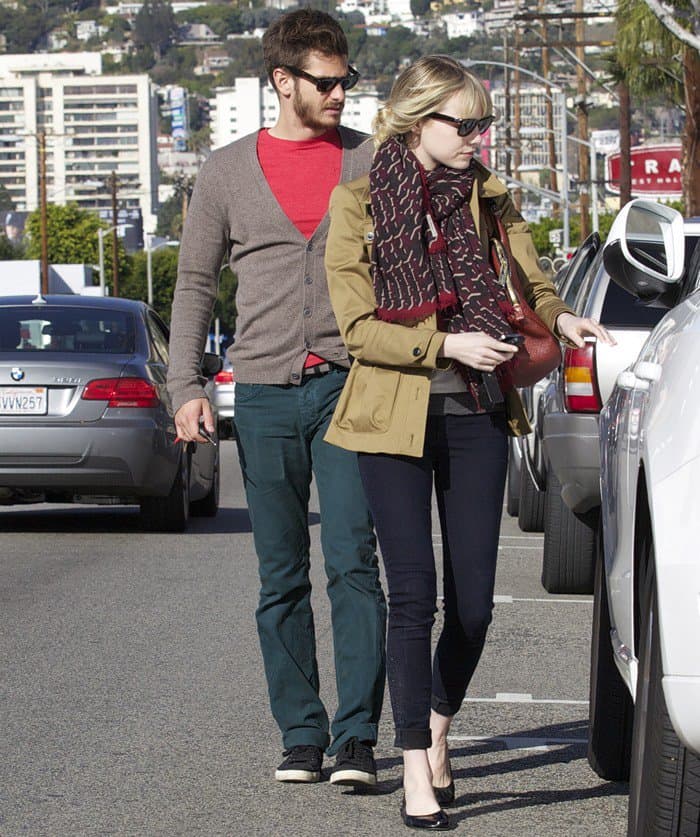 Emma Stone and Andrew Garfield appeared cozy during a sweet stroll in Beverly Hills on December 21, where they spent an hour at Spot pet store looking for a puppy