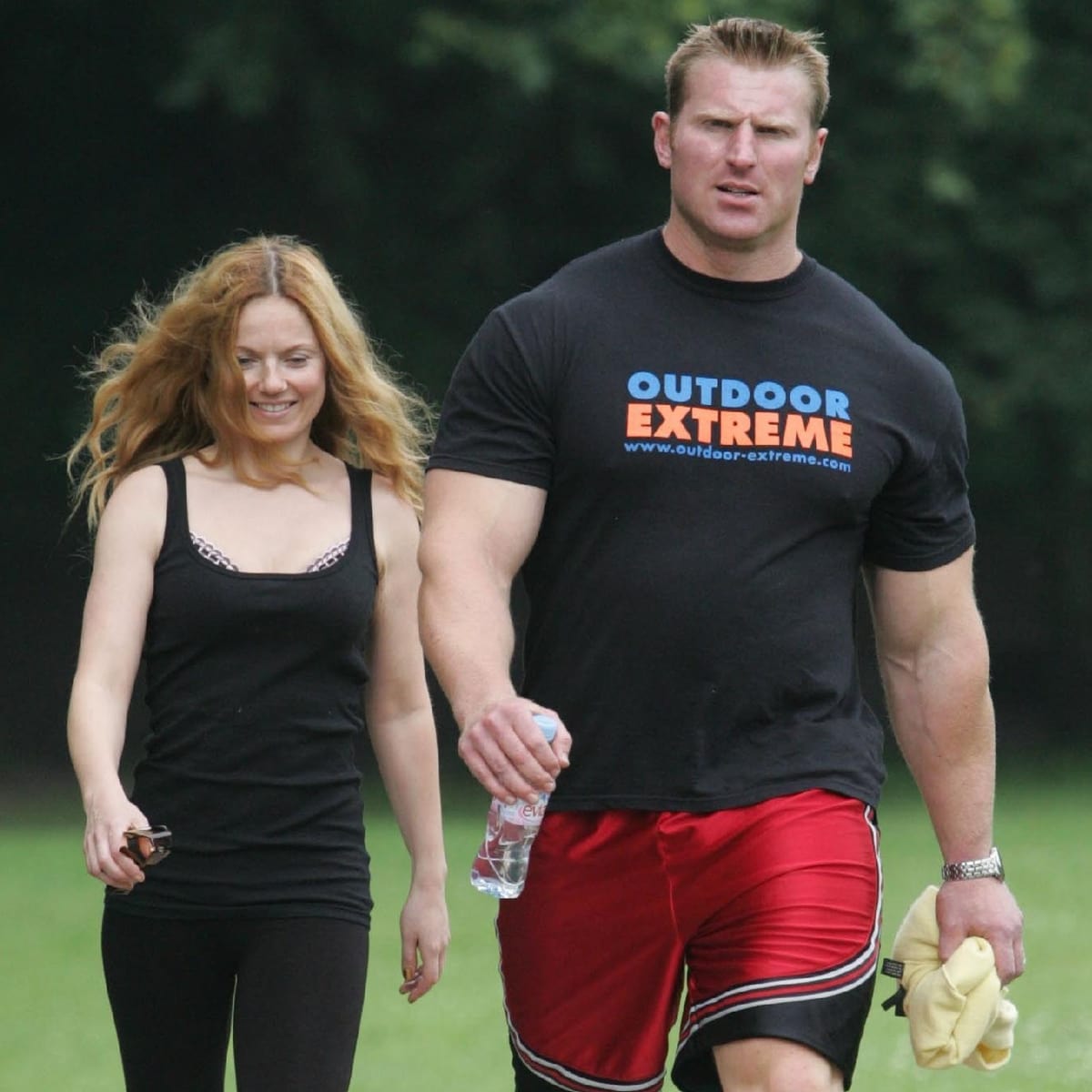 Geri Halliwell's height of just 5′ 1″ (155 cm) made her look short next to her 6′ 5″ (195 cm) tall bodyguard