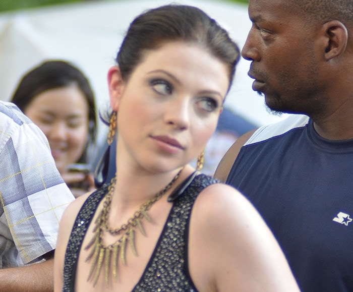 Michelle Trachtenberg rolls her eyes as she films a scene for Season 6 of "Gossip Girl"