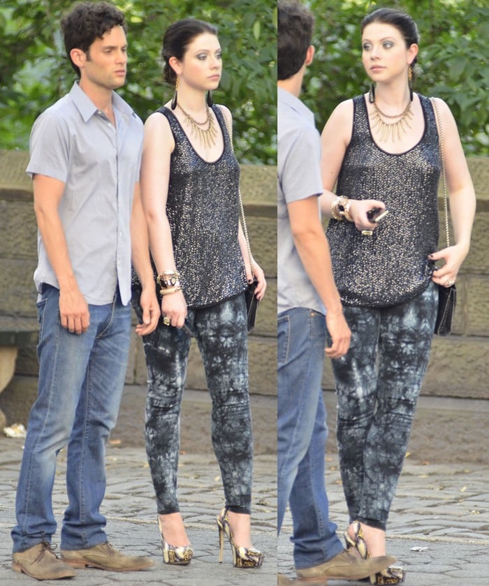 Penn Badgley and Michelle Trachtenberg film a "Gossip Girl" scene together in New York City