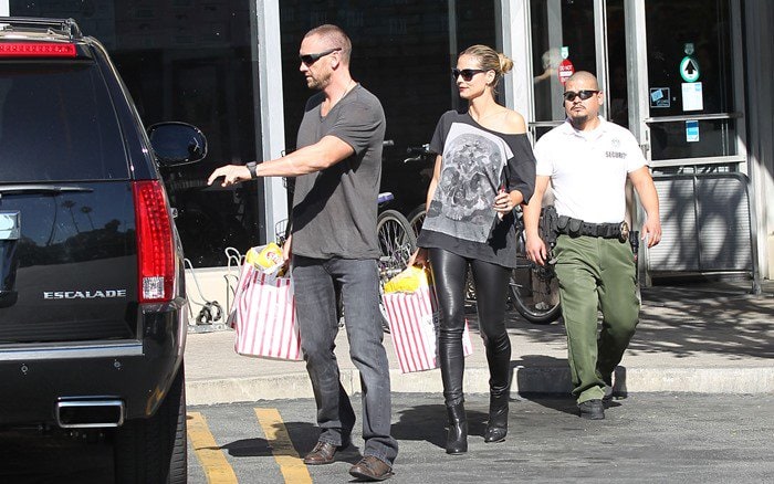 Heidi Klum and boyfriend Martin Kristen started grocery shopping at Whole Foods and continued shopping at Vicente Foods