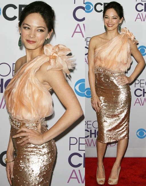 Kristin Kreuk wears a salmon-colored Jean Fares gown, a delicate choice for the People's Choice Awards, Los Angeles, 2013