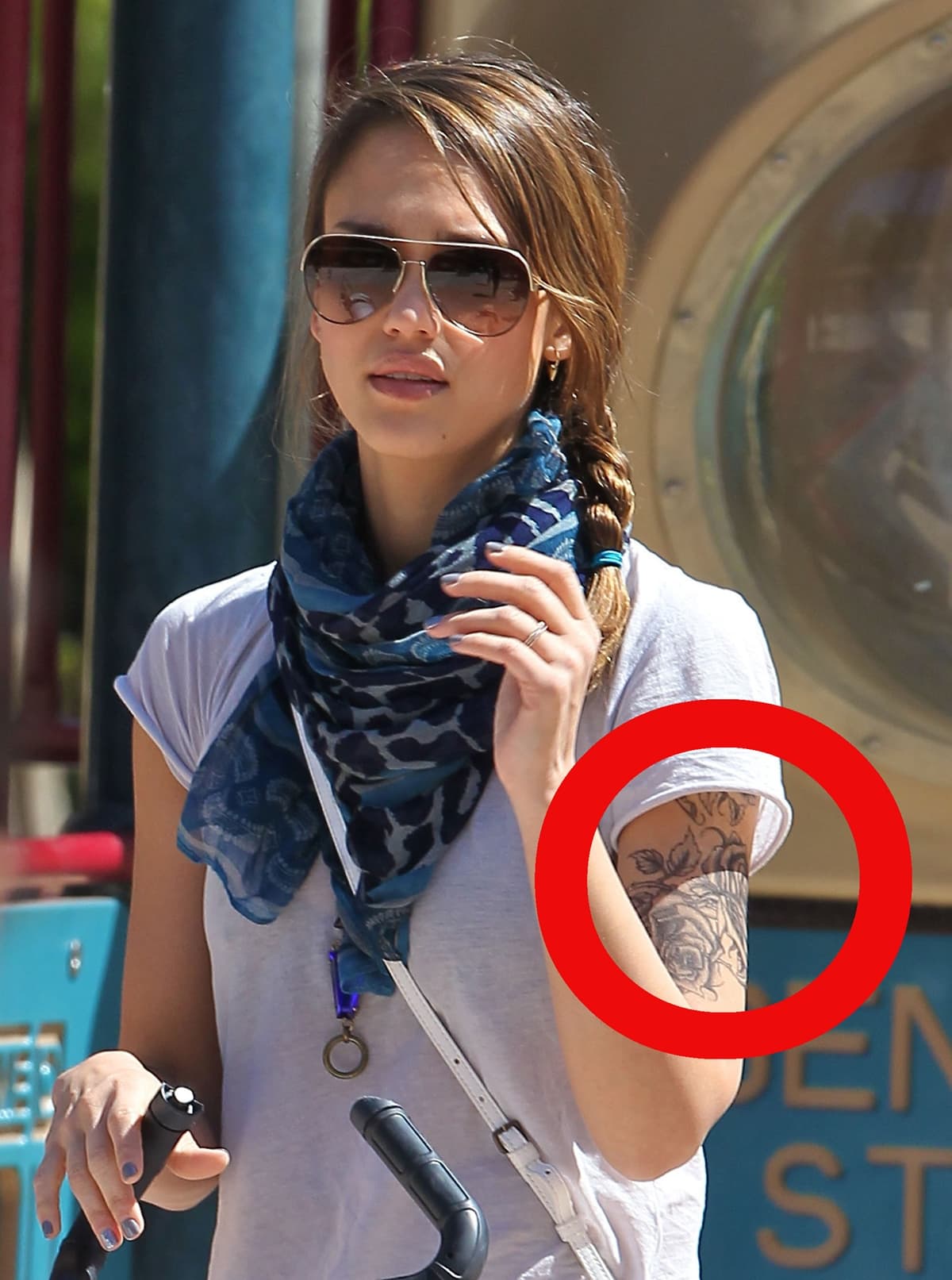 Jessica Alba with a new tattoo on her arm for a new movie role