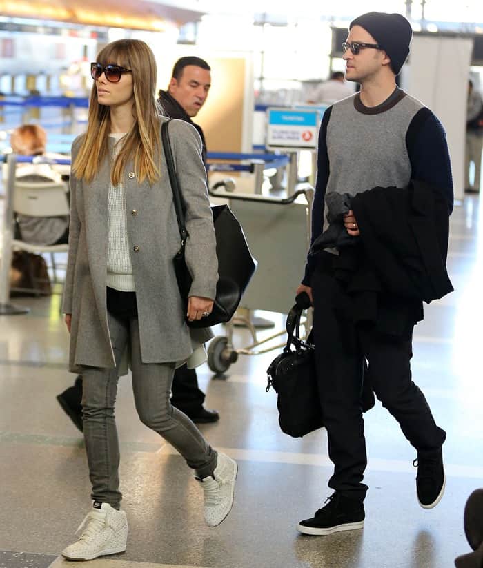 Jessica Biel arrives at LAX airport together with hubby Justin Timberlake in Los Angeles on February 16, 2013