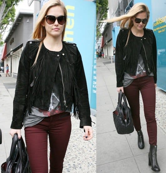 Bar Refaeli looked fabulous in burgundy skinny jeans