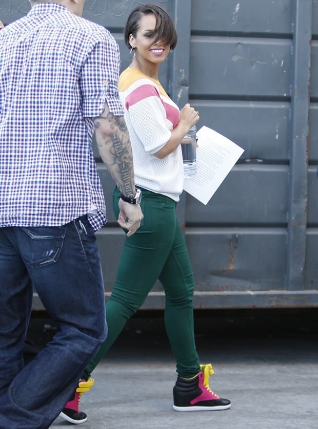 Alicia Keys arriving through the back entrance of Nordstrom, where she hosted an event in Los Angeles