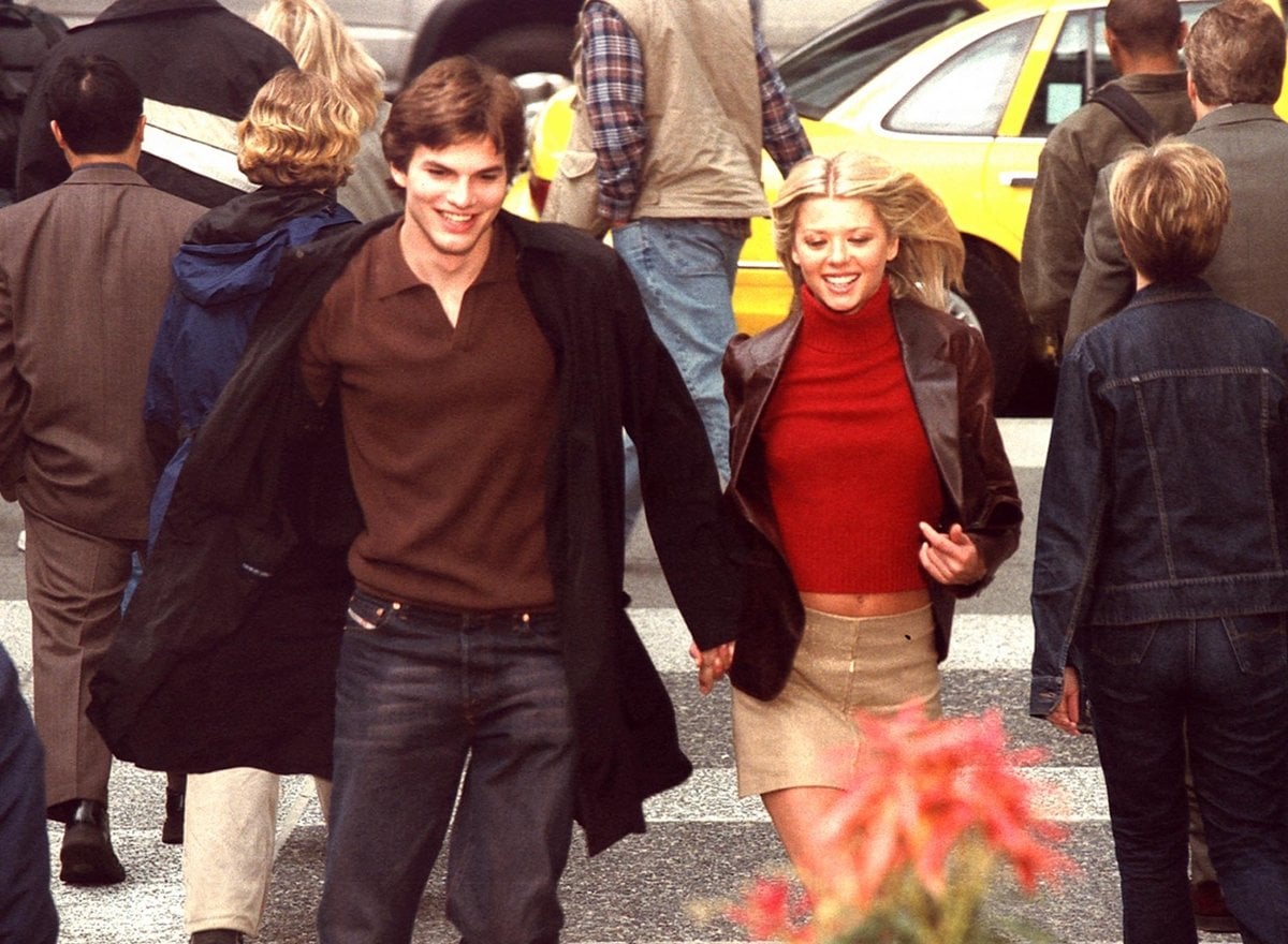 Ashton Kutcher as Tom Stansfield and Tara Reid as Lisa Taylor in the 2003 American romantic comedy film My Boss's Daughter