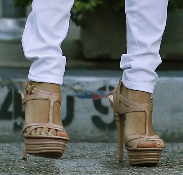 Eva Longoria shows off her feet in shoes from Italian luxury footwear and fashion brand Cesare Paciotti