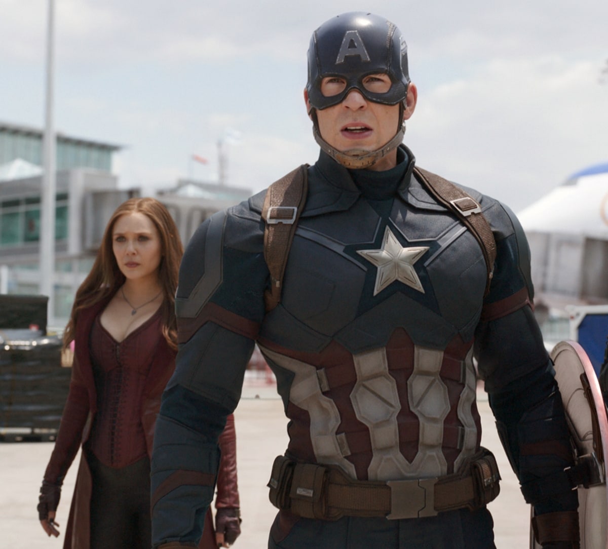 The Captain America: Civil War stars Chris Evans and Elizabeth Olsen told Ellen they've never dated in real life