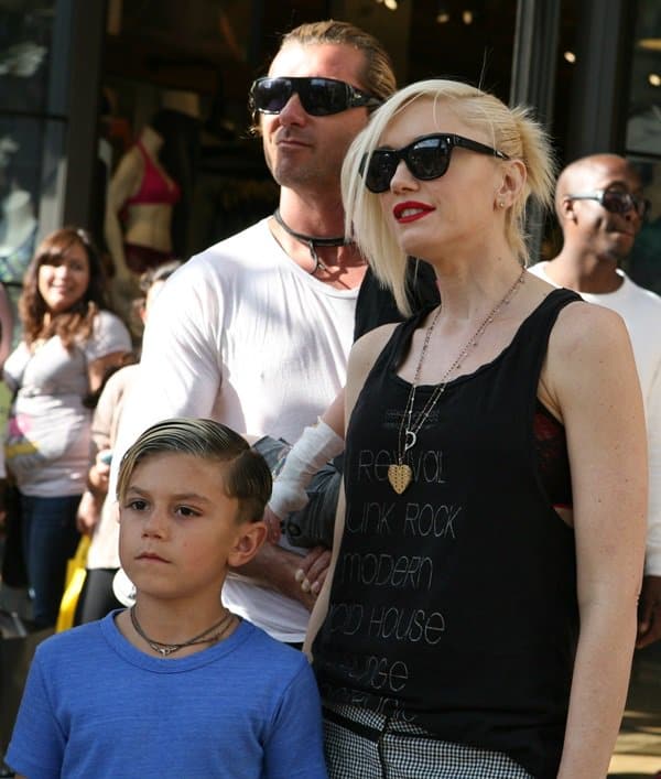 Gwen Stefani and Gavin Rossdale with their sons at The Grove, Los Angeles, embodying casual chic on March 23, 2013