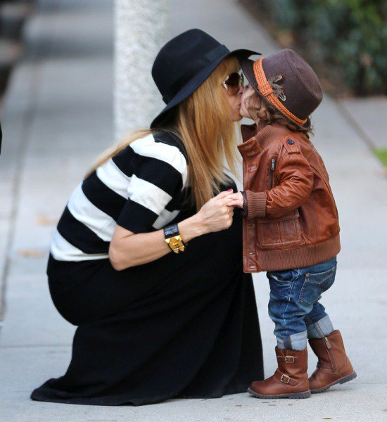 Rachel Zoe kissing her fashionable toddler