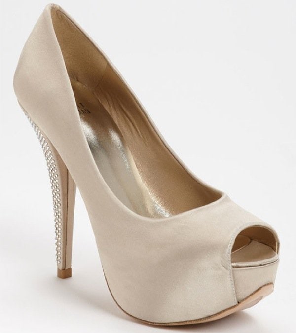 Stuart Weitzman "Gloso" Pumps