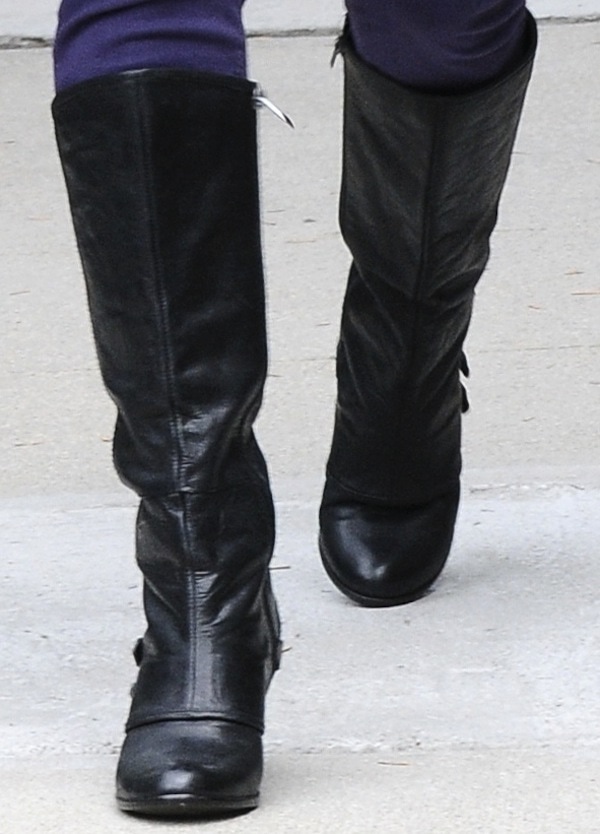 Fergie looks Fergalicious in her buckled boots