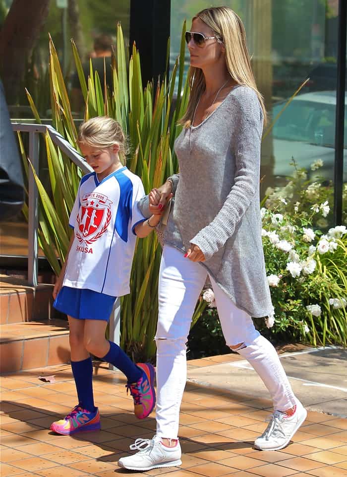 Lunchtime in Brentwood sees Heidi Klum effortlessly mixing comfort with style, perfect for a family outing