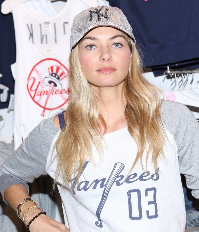 Jessica showed her support for the brand by wearing a Yankees sweatshirt from the collection