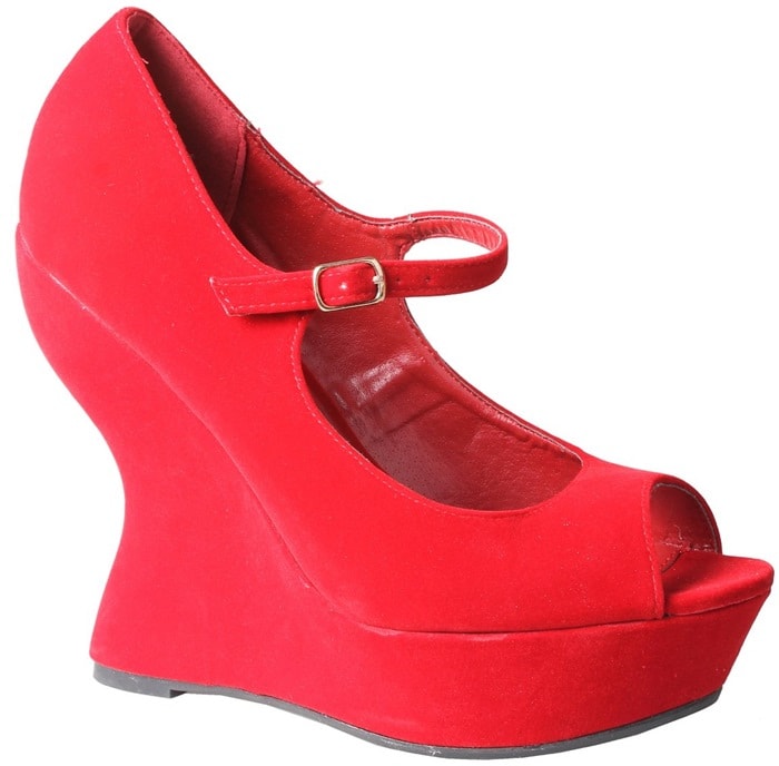 Qupid Jillian Wedges in Red Suede