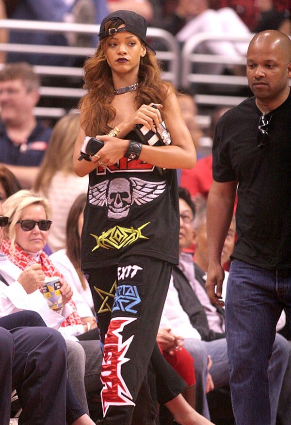 Rihanna among celebrities at the Lakers vs. Clippers game at Staples Center
