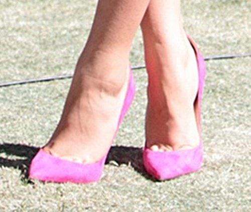 Zendaya wearing Jimmy Choo "Anouk" pumps in pink suede