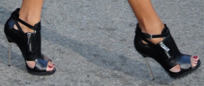 Zoe Saldaña shows off her feet in Michael Kors Emma booties 