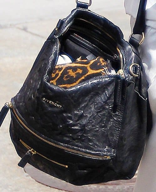 The epitome of sophistication: Lily Aldridge’s choice of a black Givenchy Pandora handbag