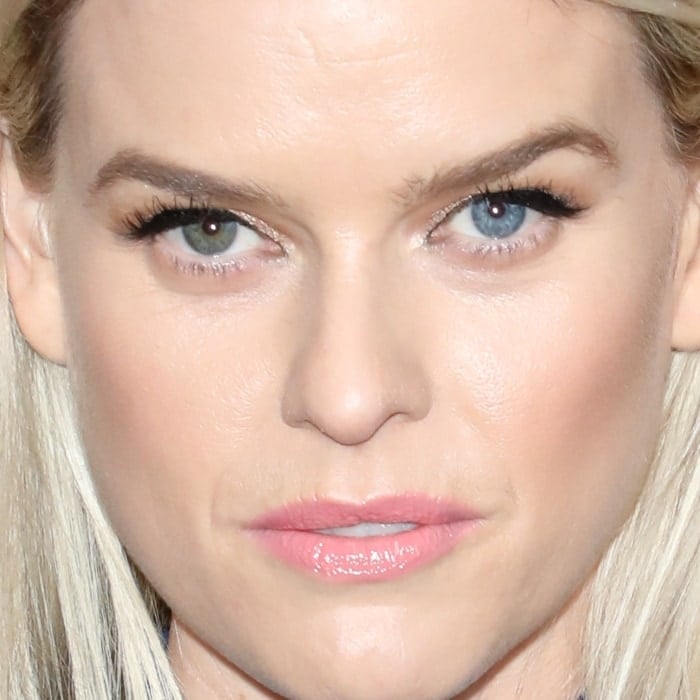 Alice Eve has heterochromia; her right eye is green and her left blue