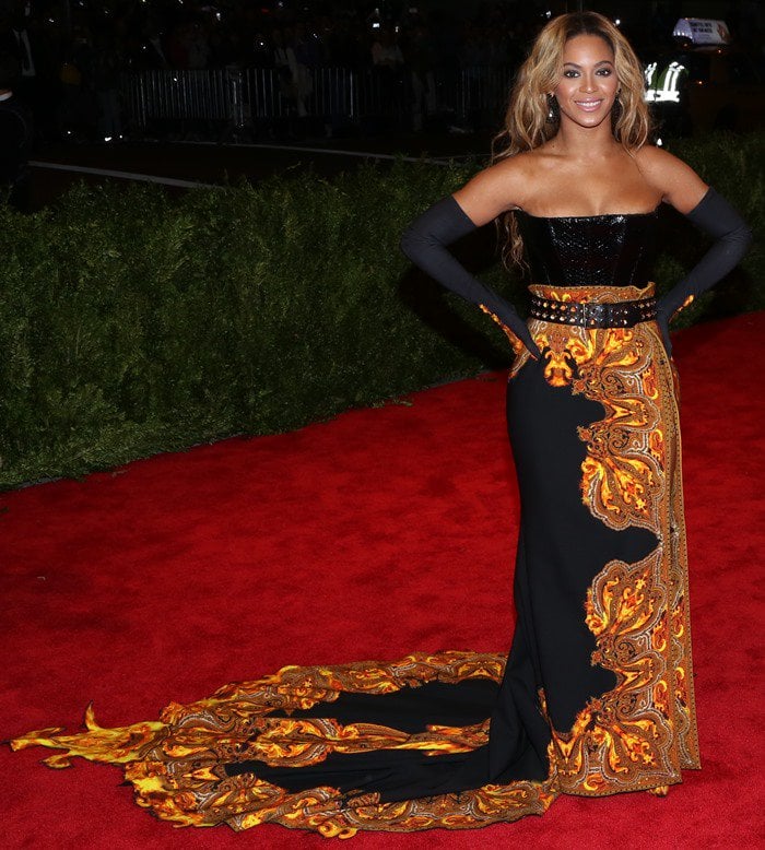 Beyoncé Giselle Knowles-Carter in head-to-toe Givenchy Haute Couture