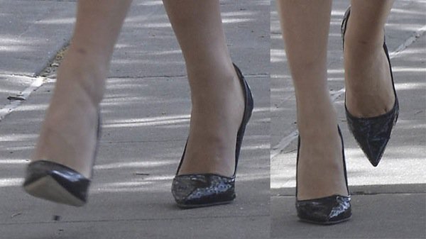 Blake Lively wearing snakeskin pumps