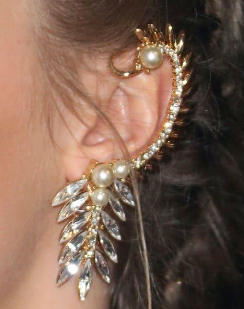 A closer look at Cara's gorgeous Ryan Storer ear cuff