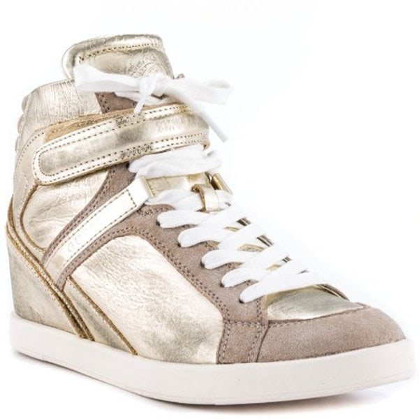 Guess 'Perina 9' Sneakers in Gold