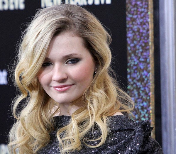 Abigail Breslin rocks a glittering L’Agence dress