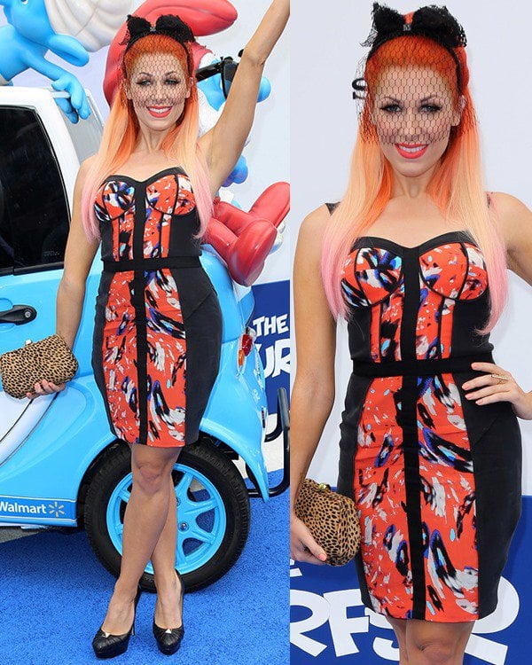 Bonnie McKee did her best to get everyone's attention at the 'Smurfs 2' Los Angeles premiere