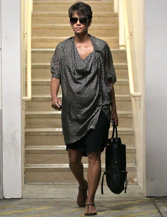 Halle Berry, stylish and practical, leaves a medical center in Los Angeles after attending a scheduled baby scan