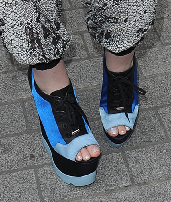 Iggy Azalea wears Kurt Geiger's Race You wedges