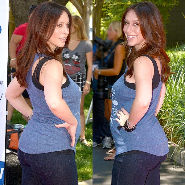 More angles of Jennifer Love Hewitt in her maternity jeans