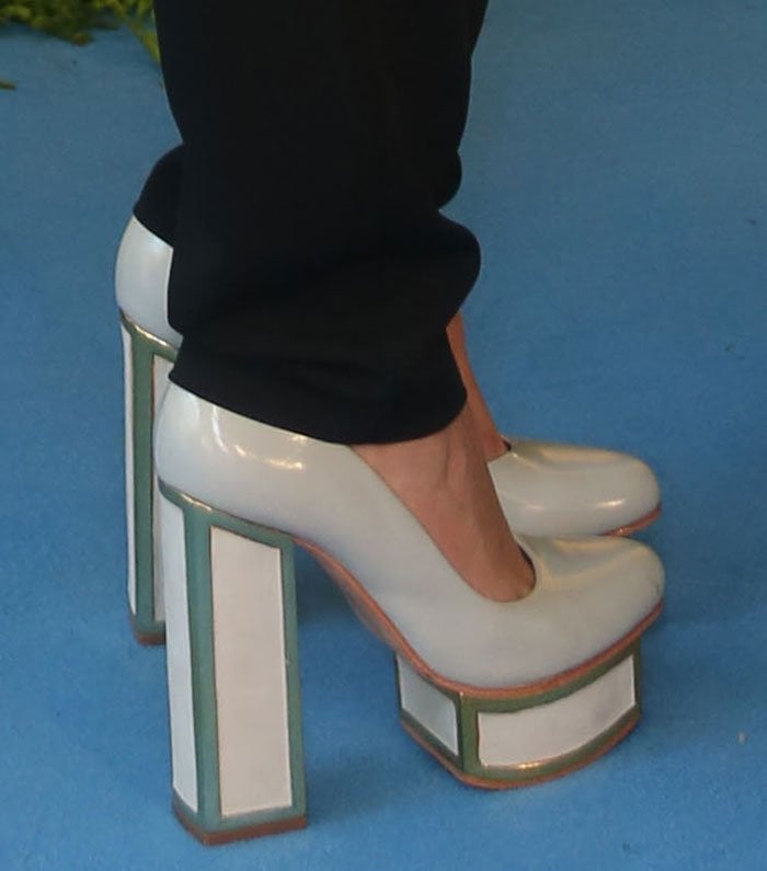 Maia Mitchell's feet in retro-inspired chunky-heeled pumps