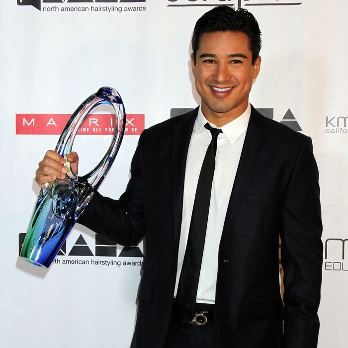 Mario Lopez proudly accepts the 2013 PBA Beautiful Humanitarian Award, recognizing his diverse charitable contributions