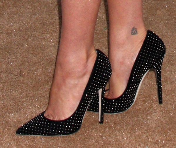 Sarah Michelle Gellar's feet and foot tattoo in studded Jimmy Choo pumps