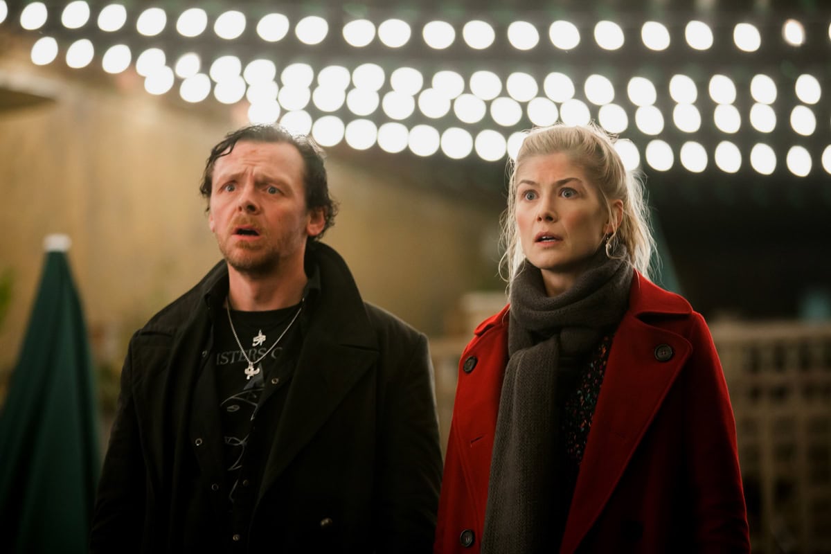 Simon Pegg as Gary King and Rosamund Pike as Sam Chamberlain in The World's End, a 2013 science-fiction comedy film