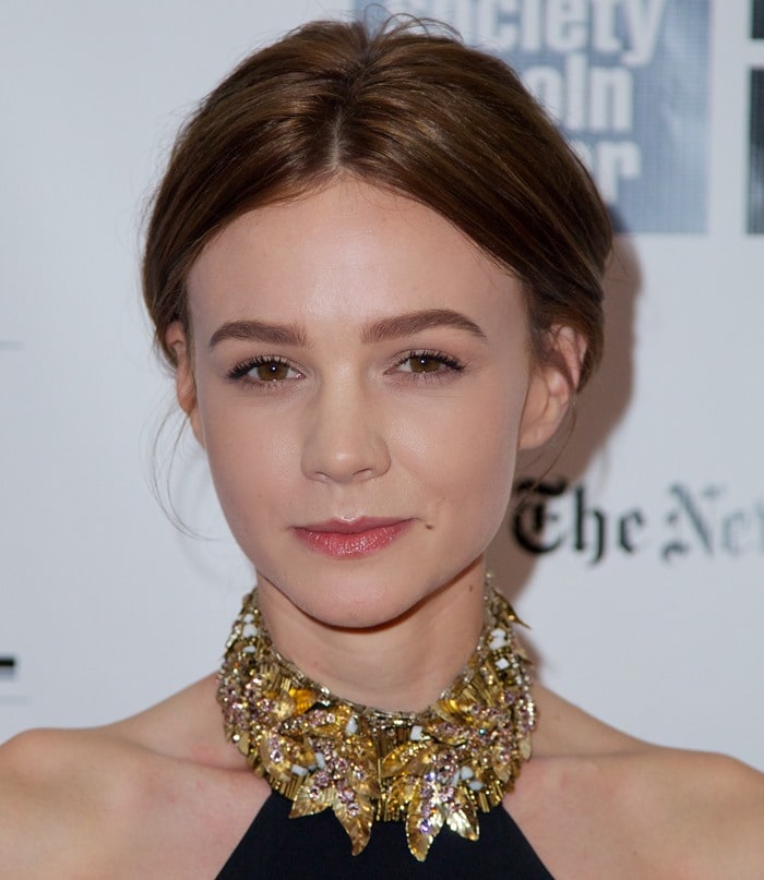 Carey Mulligan, sporting a chic short hairstyle, graces the premiere of 'Inside Llewyn Davis' at the New York Film Festival, September 28, 2013