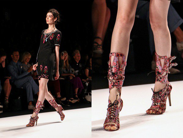 Gladiator sandals with floral prints and corset laces