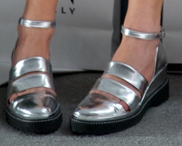 Chelsea Leyland makes a bold statement with metallic silver creepers