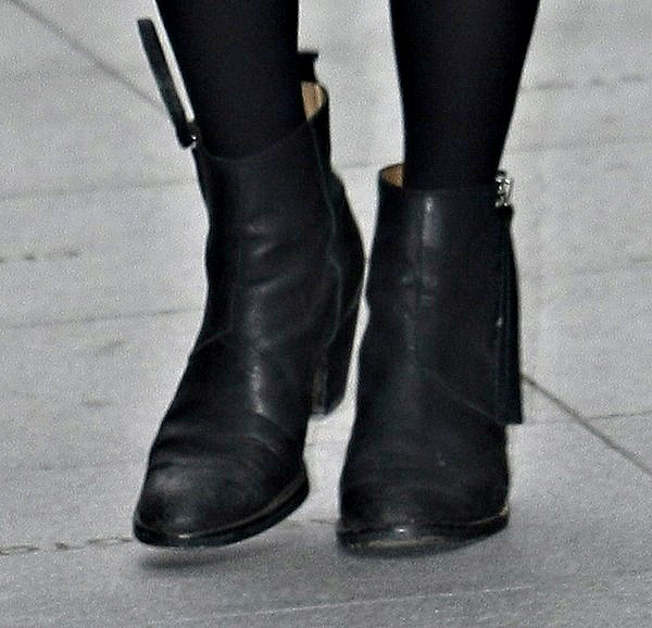 Fearne Cotton's black boots