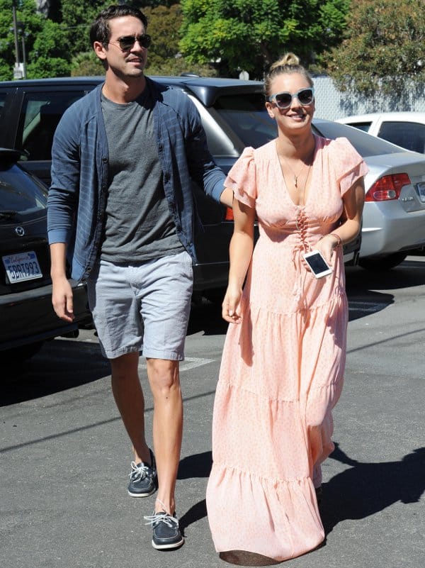 Newly engaged couple Kaley Cuoco and Ryan Sweeting out for lunch